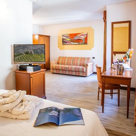 Crabun Hotel Pont-Saint-Martin Ngoại thất bức ảnh