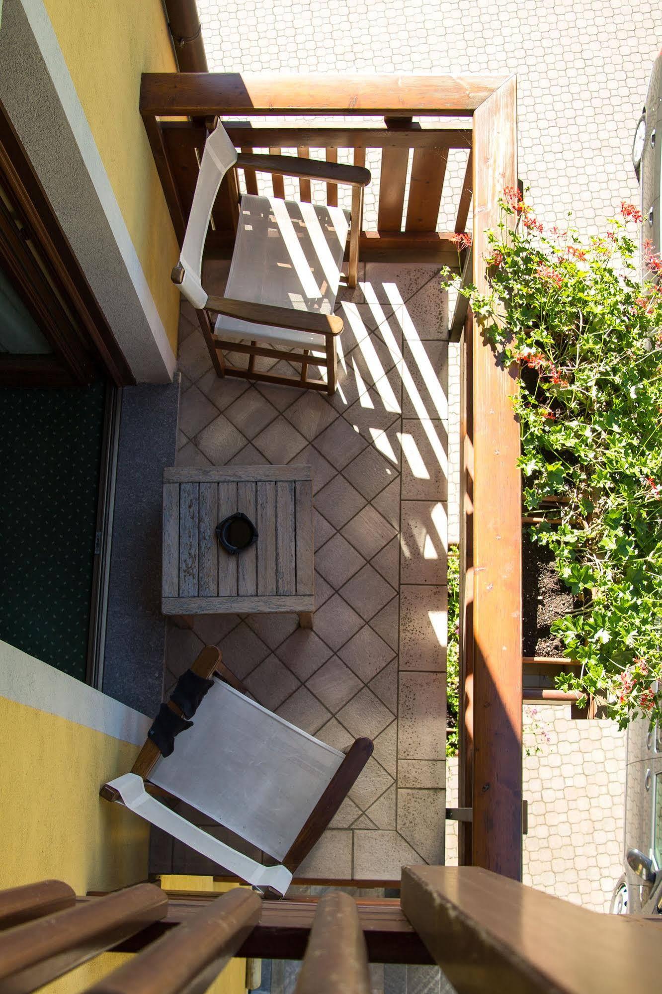 Crabun Hotel Pont-Saint-Martin Ngoại thất bức ảnh